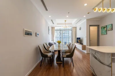 Căn hộ ba phòng ngủ có ban công — Landmark Saigon Luxury Apartment